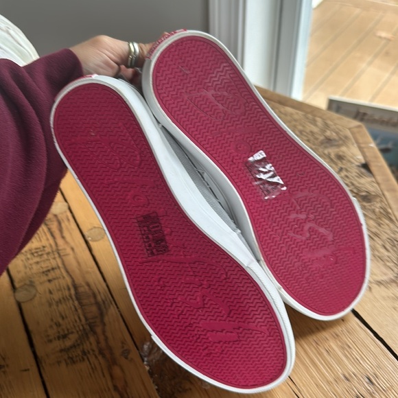 NWOT Blowfish sneakers size Y5/ W7 - Picture 5 of 5